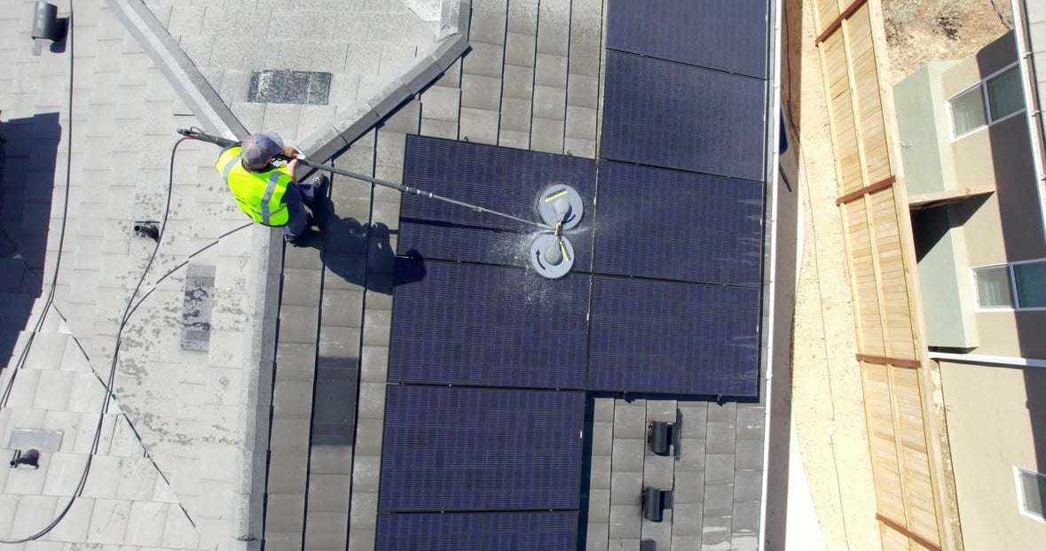 Professional Solar Panel Cleaning Services in Kitchener, Waterloo, Cambridge & Surrounding Areas