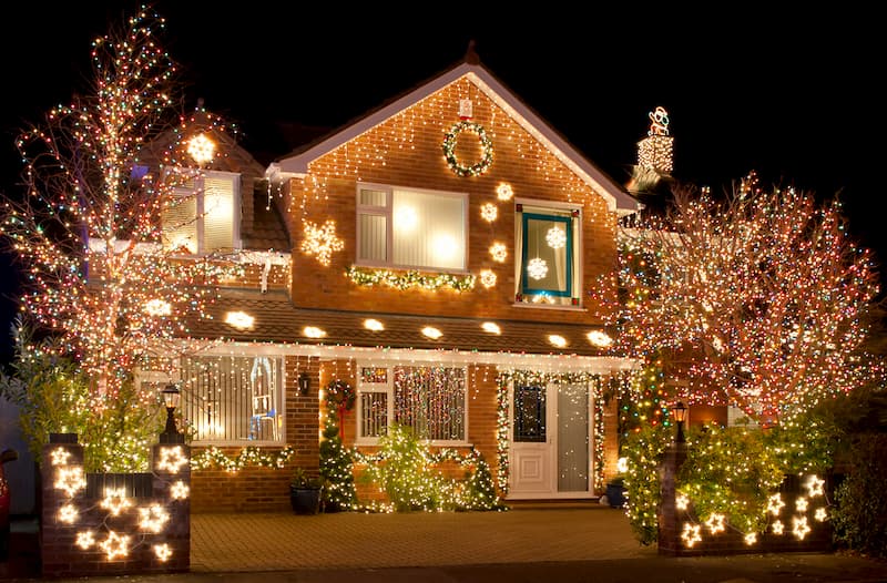 Professional Holiday Lighting Services in Kitchener, Waterloo, Cambridge & Surrounding Areas